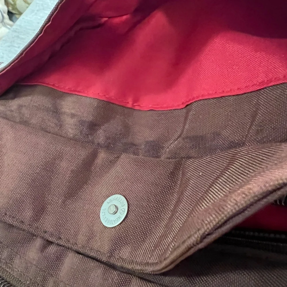 Baggallini Crossbody Bag - Picture 14 of 15